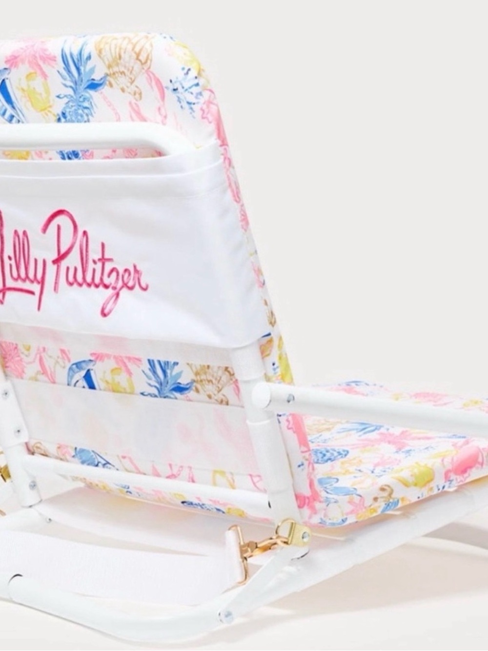 Lilly Pulitzer Beach 🏖️ and Pool 🏊♀️ Folding Beach Chair w strap, NWT - Picture 5 of 10